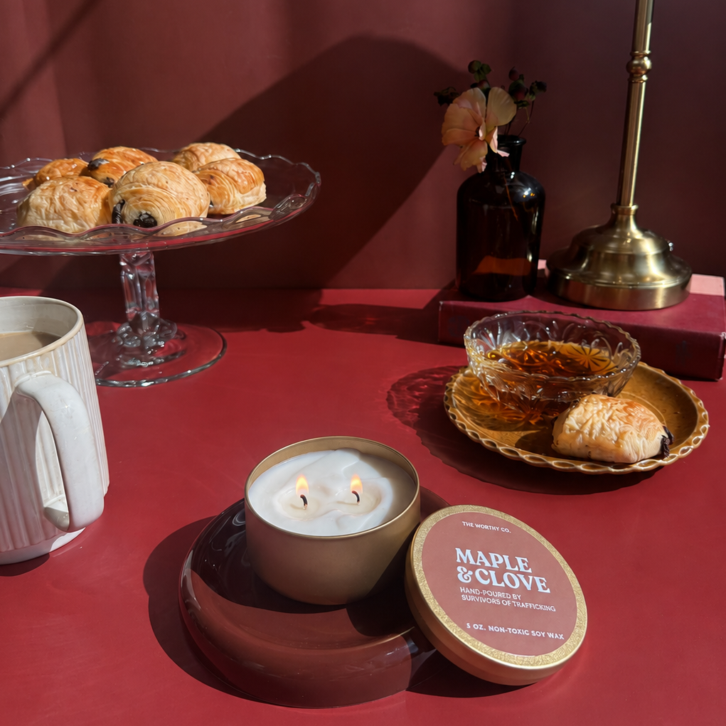 The Worthy Co - Tin Candle: Maple & Clove: Maple + Clove